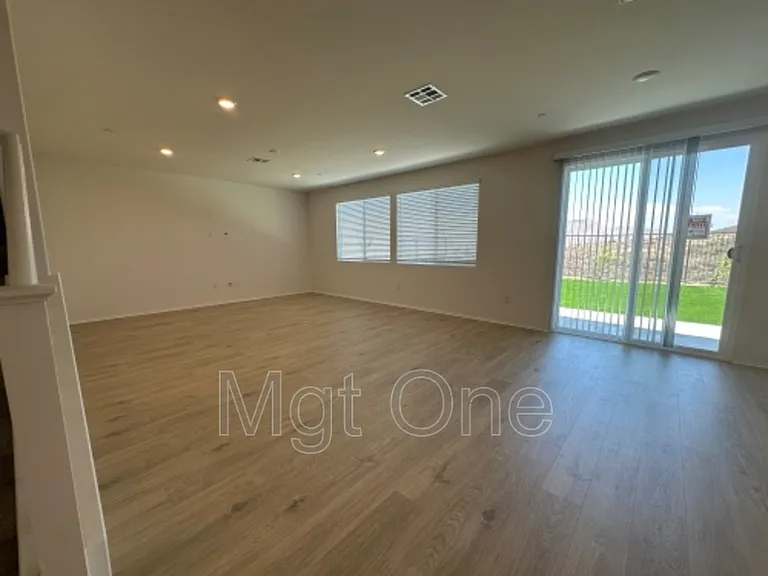 26170 Gentry Ave — Photo 8
