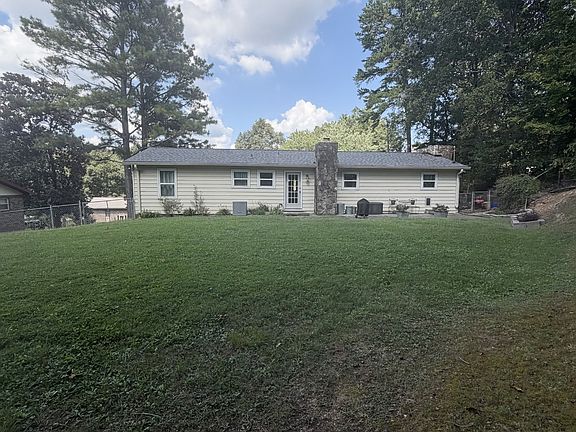4th image of 960 Forest Dr SE