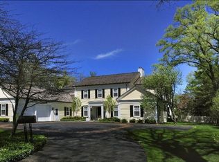 721 N Mayflower Rd, Lake Forest, IL 60045