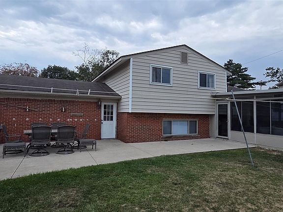 3rd image of 26612 Karen Ave