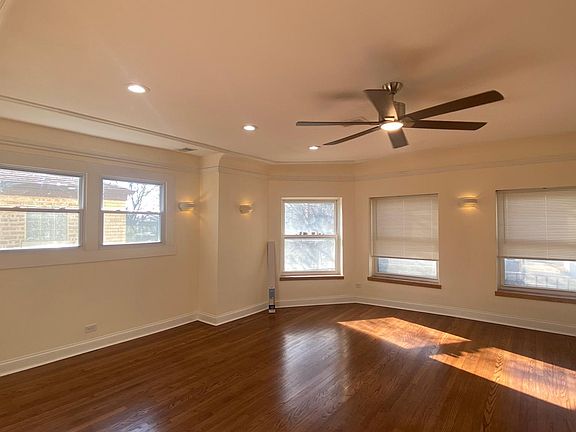 4th image of 5739 N Francisco Ave #2