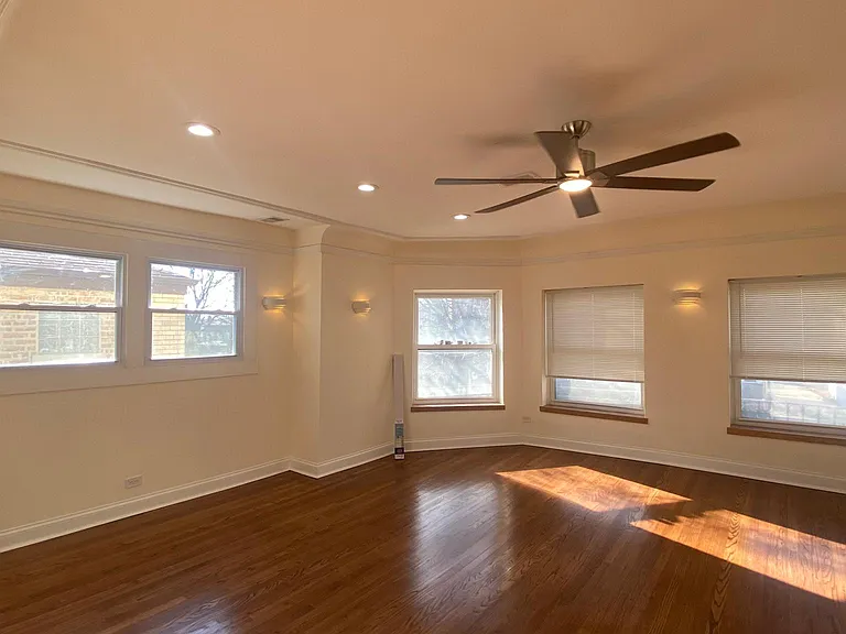 5739 N Francisco Ave #2 — Photo 4