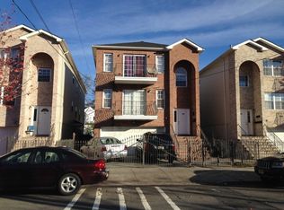 558 S 10th St, Newark, NJ 07103