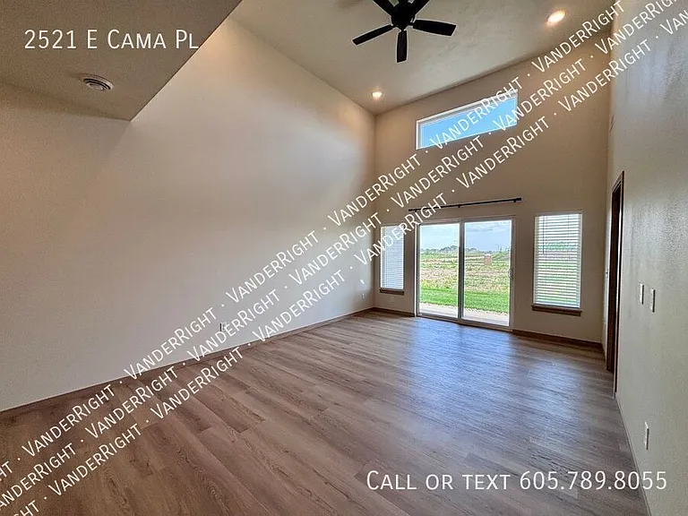 2521 E Cama Pl — Photo 23