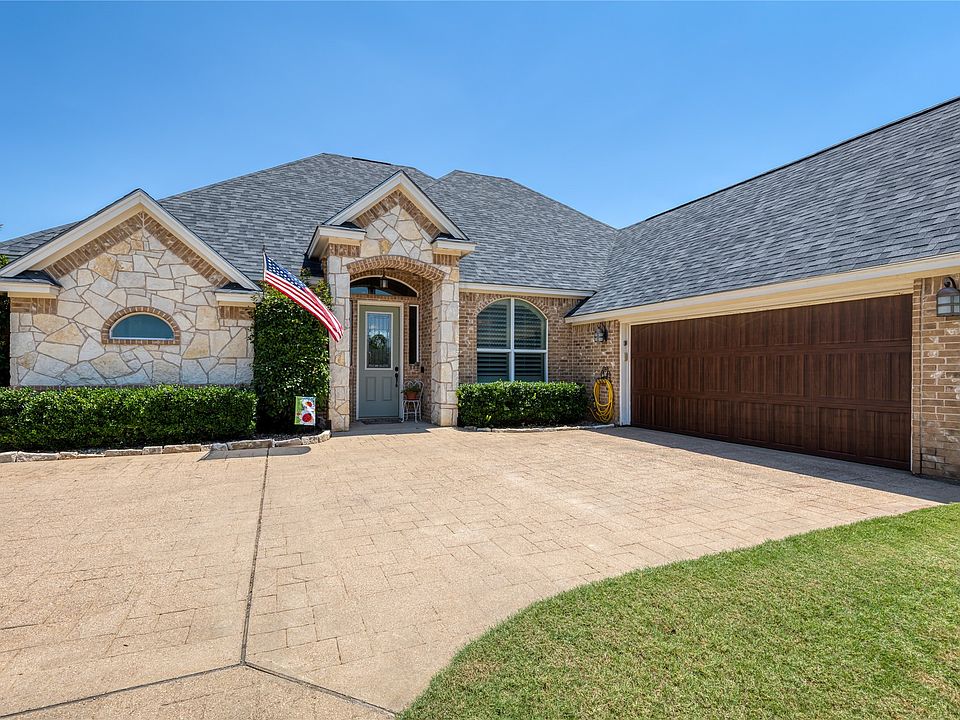 1st image of 2821 Willow Ridge Cir