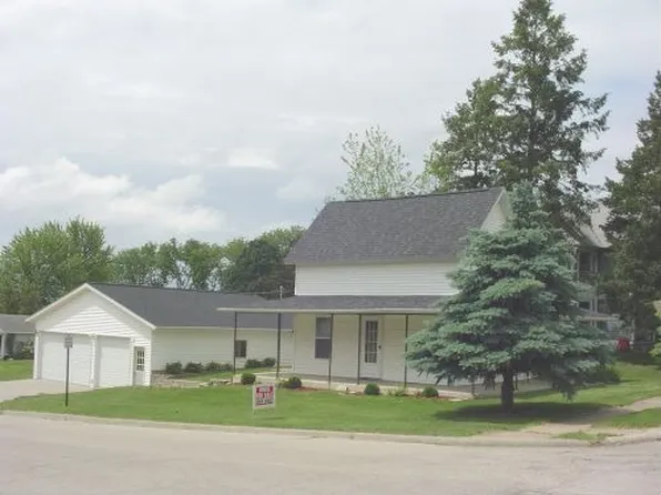 305 E Madison St, Toledo, IA 52342