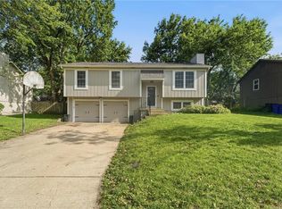 1037 S Valley Rd, Olathe, KS 66061