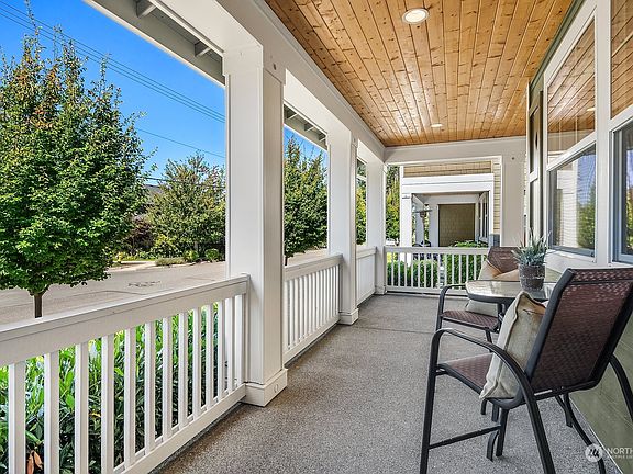 3rd image of 1068 Maloney Grove Avenue SE