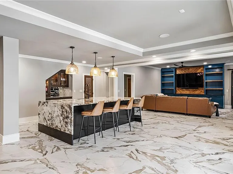 5265 Peachtree Dunwoody Rd — Photo 30