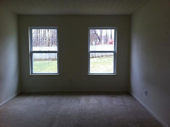 5th image of 117 Longwood Crossing Blvd