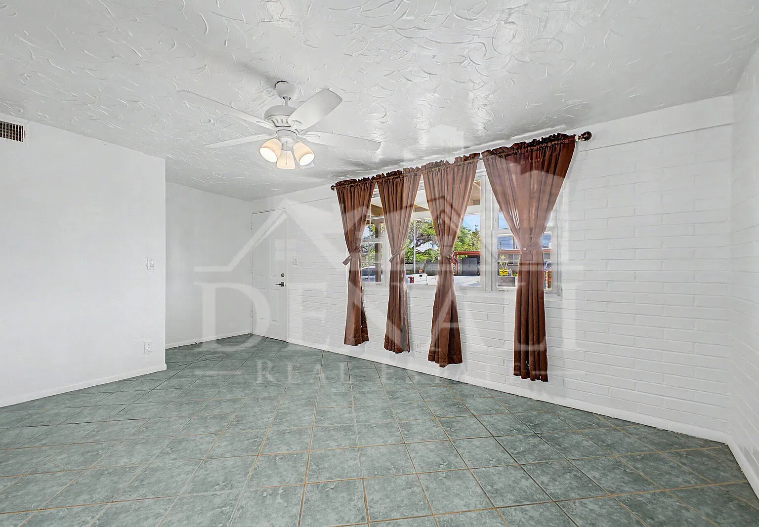 4 bed, 2.0 bath, 1460 sqft, $1,995 — Photo 3