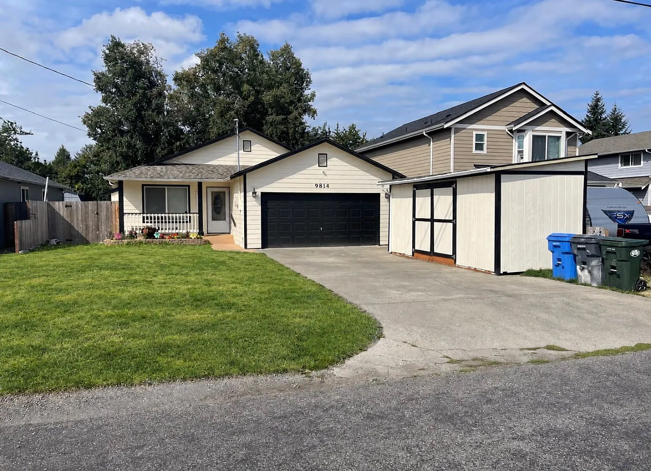 3 bed, 1350 sqft, $3,300 — Photo 1