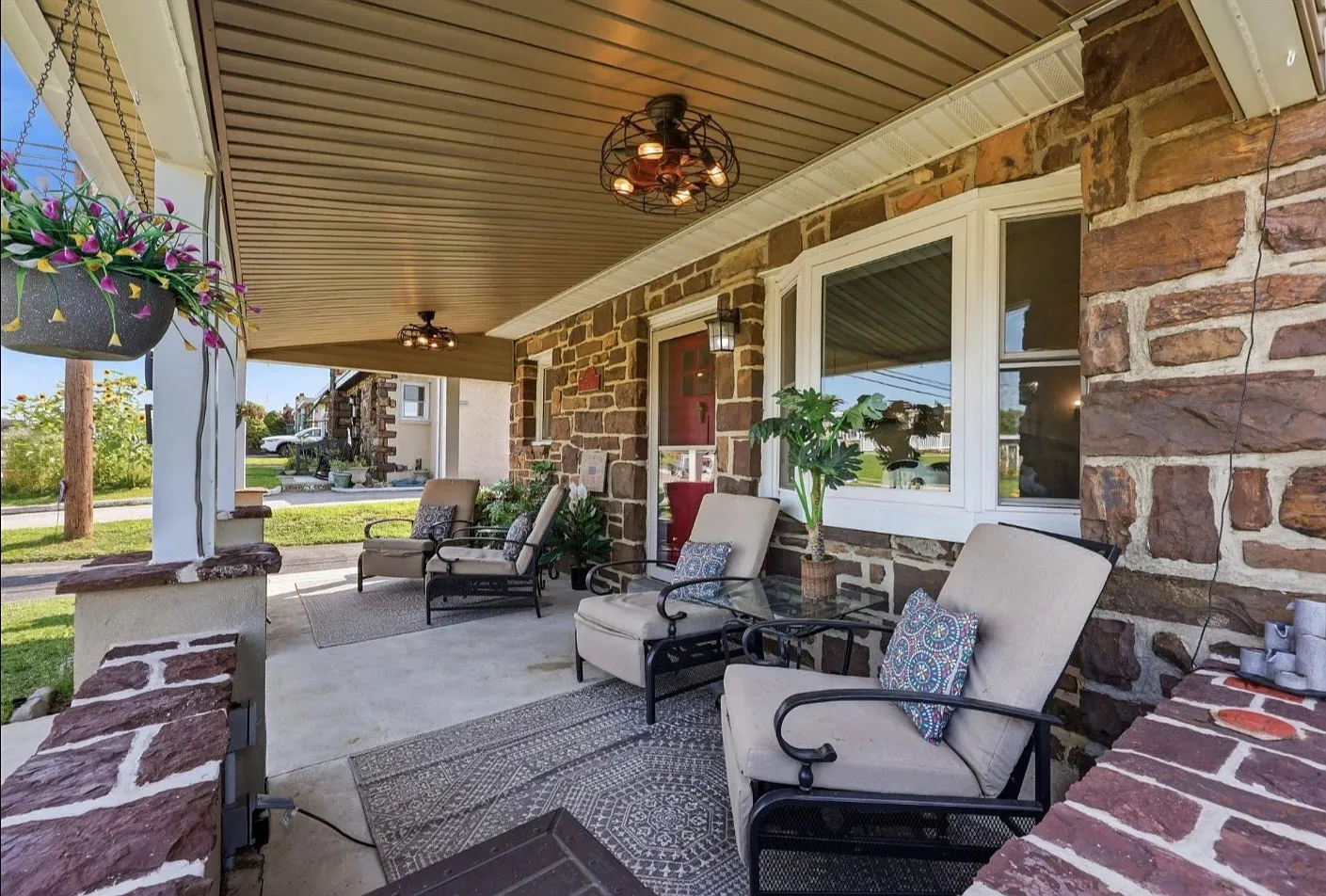 3 bed, 1.5 bath, 1624 sqft, $3,250 — Photo 3