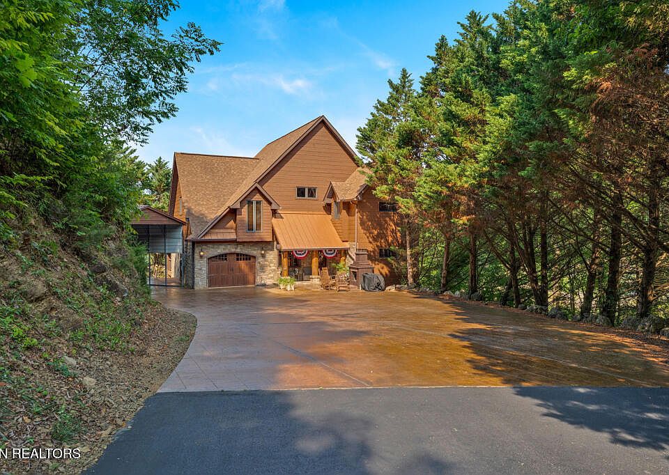 1st image of 2648 Phlox Ln