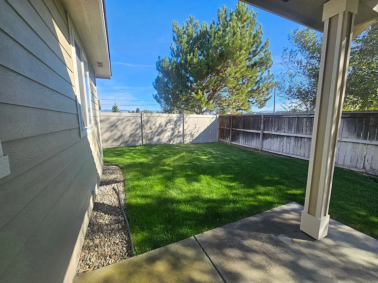 2606 N Columbia St — Photo 26
