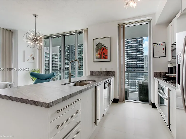 79 SW 12th St #2306 — Photo 10