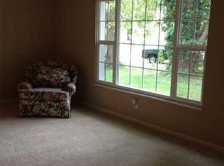 3809 Riveroaks Cir, Louisville, KY
