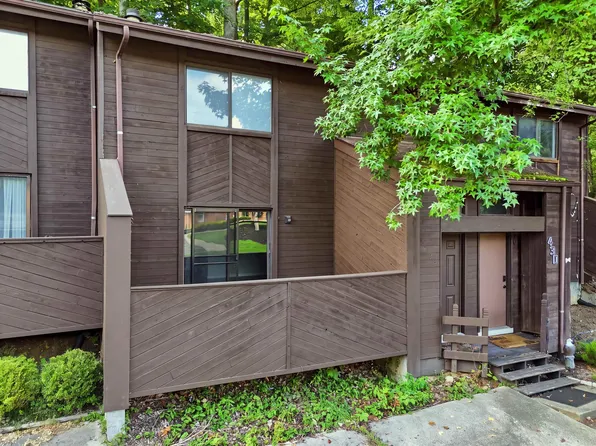 432 Shawnee Dr, Huntington, WV 25705