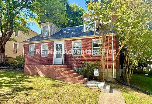 417 E 2nd St Photo 1