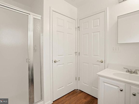 5th image of 108 Moore Dr #1
