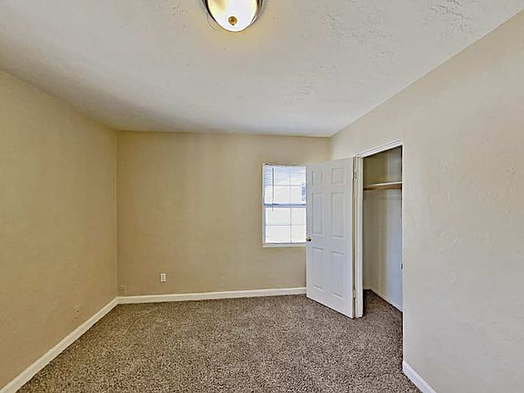 5th image of 2745 N Greenfield Rd