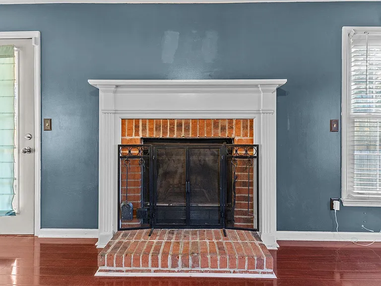 6824 Saint Julian Way — Photo 8