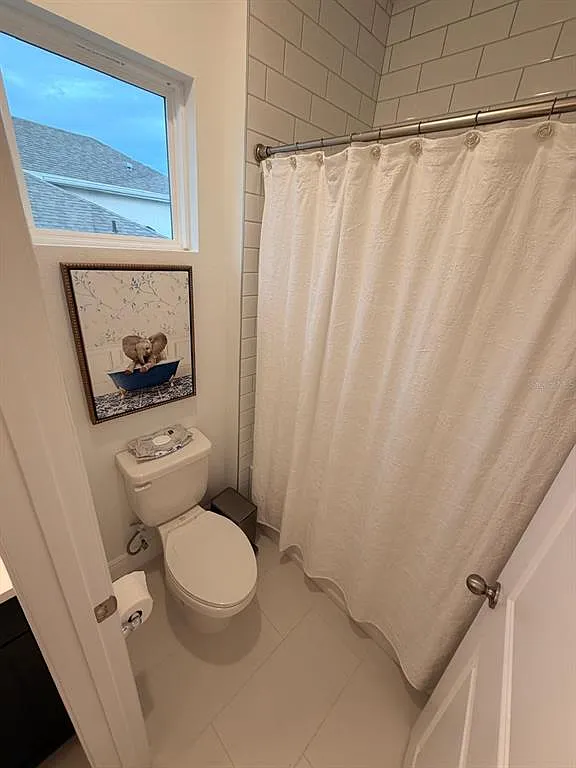 4 bed, 3.0 bath, 2718 sqft, $4,100 — Photo 4