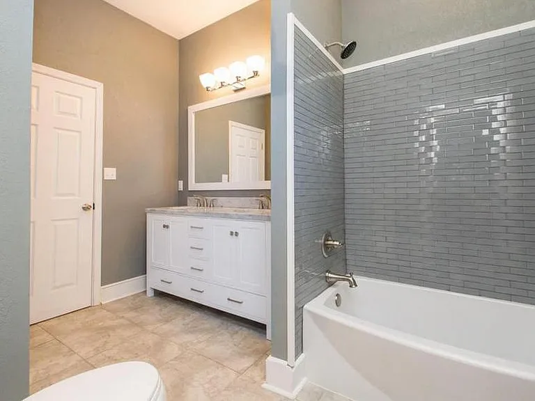 Huge bathroom
