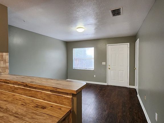 4th image of 8713 N 48th St #B