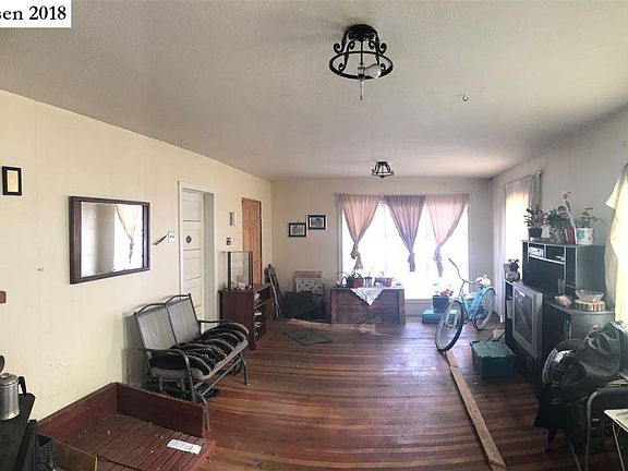2nd image of 215 Delwood St