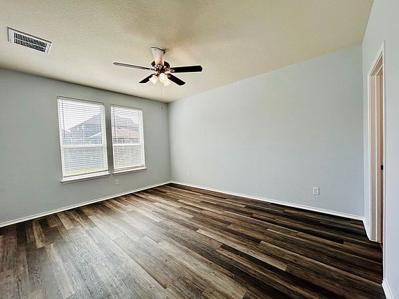 2nd image of 147 Big Leaf Dr