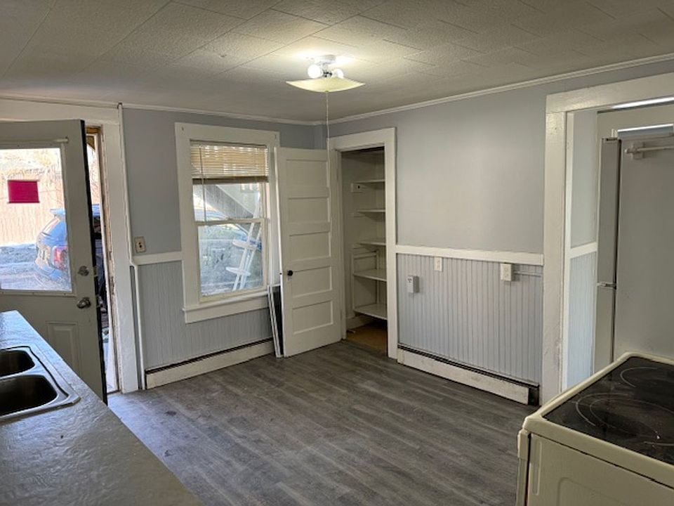 17 Sullivan Street 17 Sullivan St Newport NH Zillow