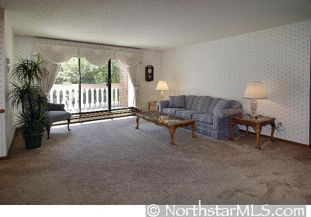 1st image of 733 Larpenteur Avenue E