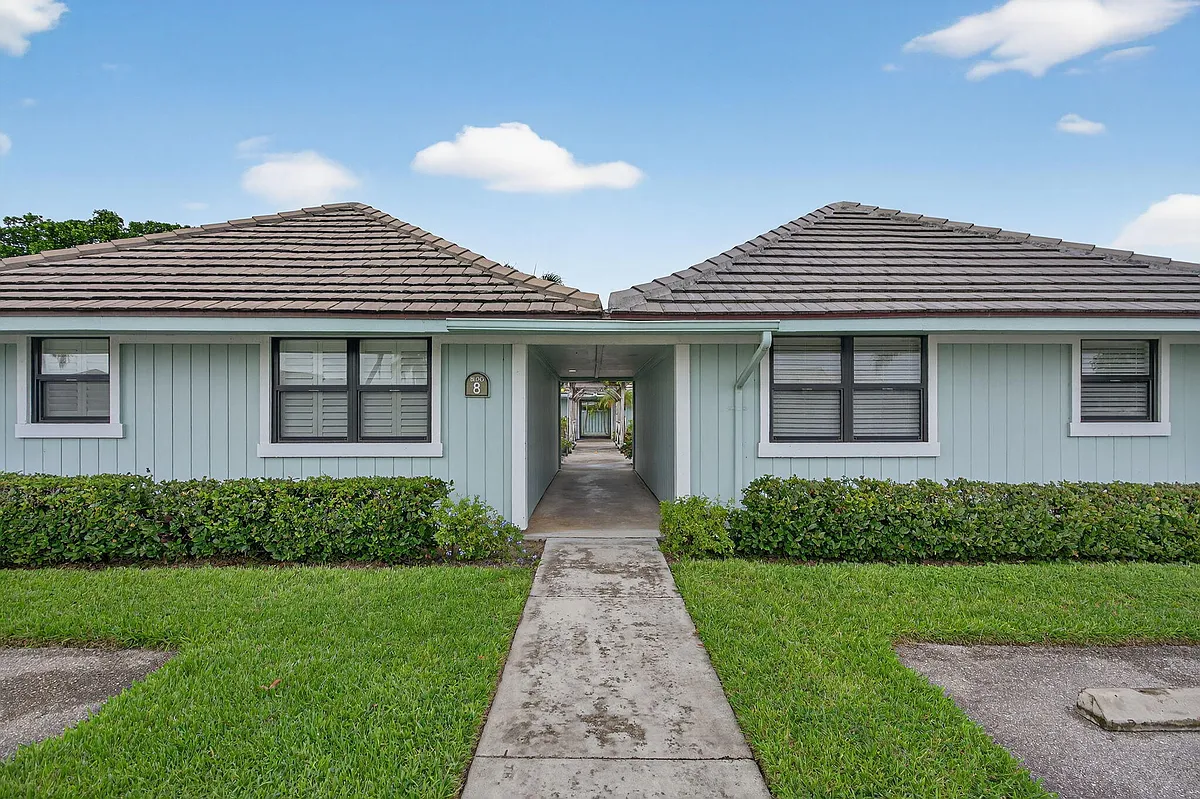 Building Photo - 1127 E Seminole Ave #8A