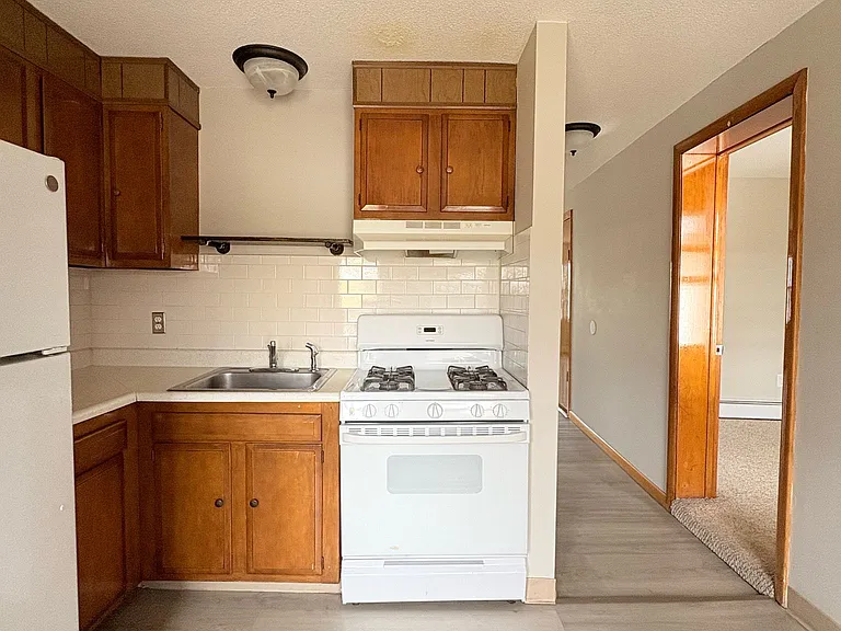 17 Brown St #2L — Photo 9