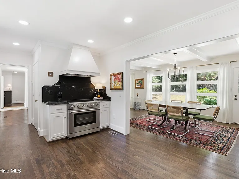 105 Bunn Ave — Photo 2