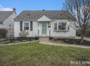 921 Sylvia St NW, Grand Rapids, MI 49504