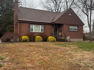 7 Olson Ave, Cromwell, CT 06416