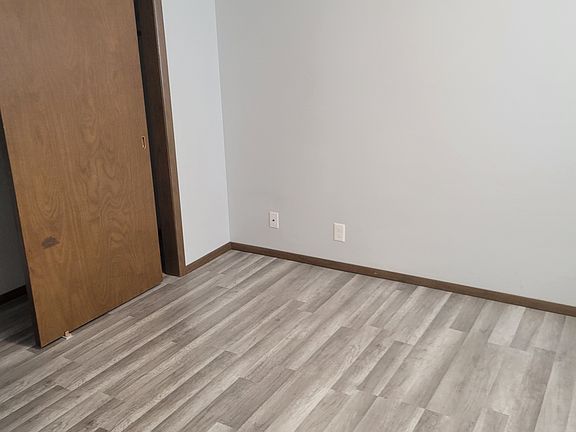 4th image of 3500 Portia St APT 304