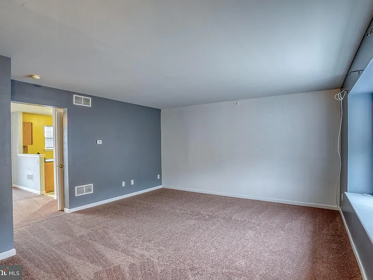 407 Champs Ln — Photo 7