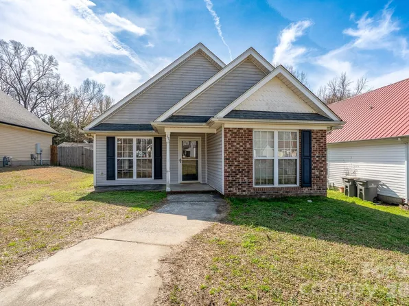 1105 S Walnut St, Kannapolis, NC 28081