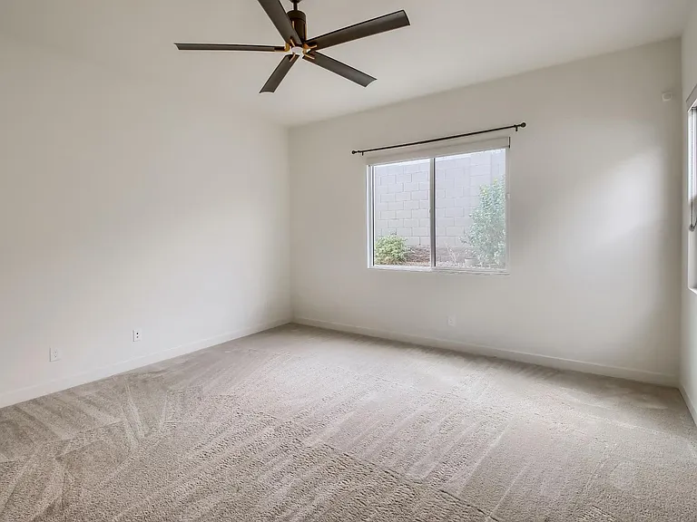 1005 E Paseo Way — Photo 35