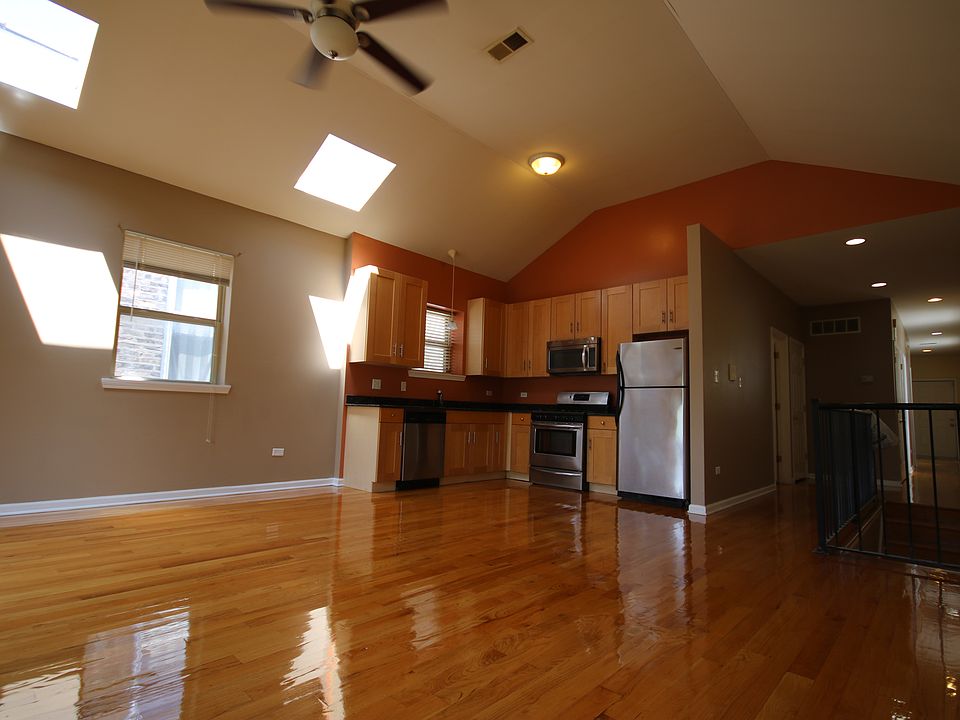 1st image of 3016 W Flournoy St Unit 3