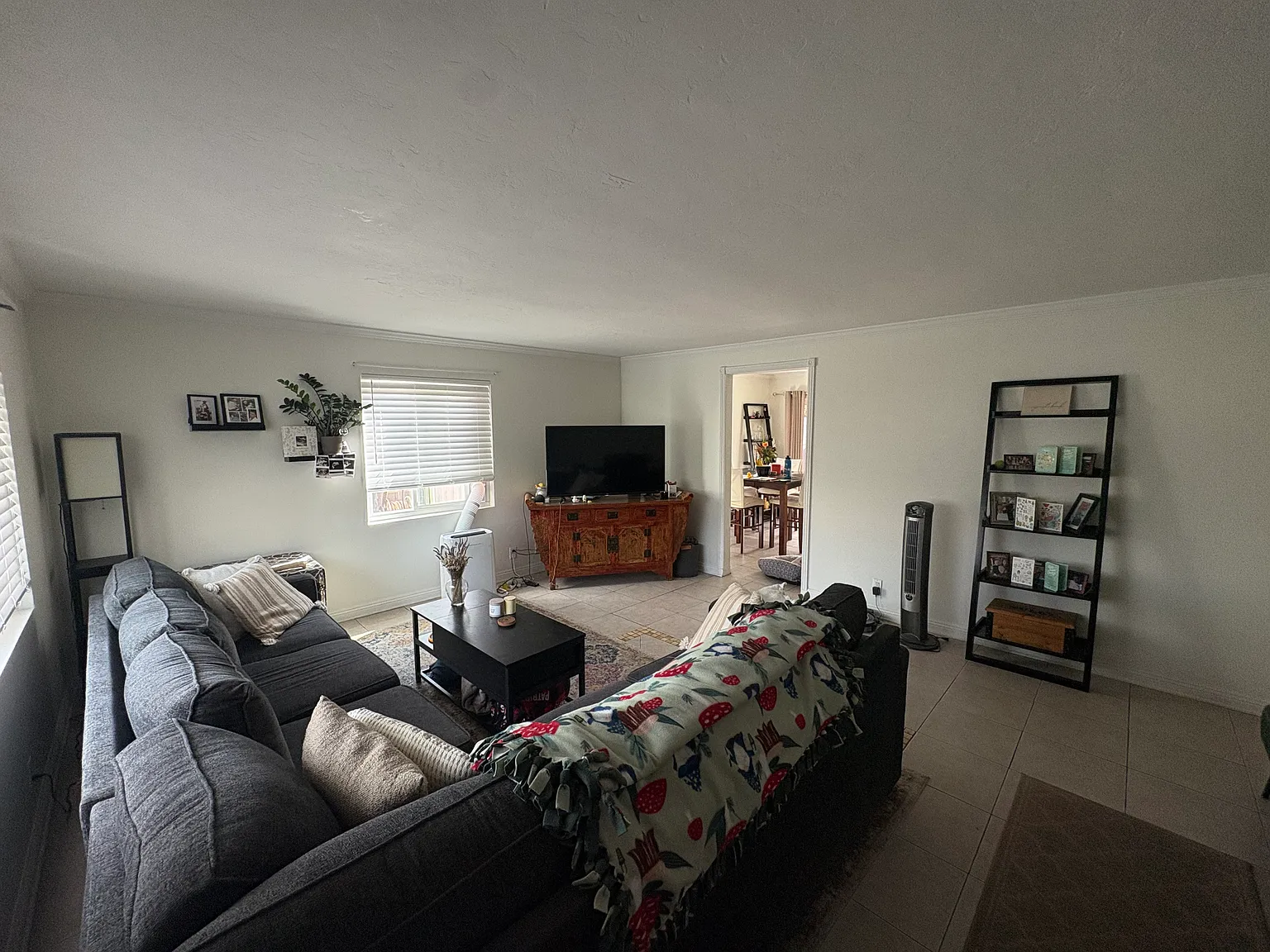 3 bed, 1282 sqft, $4,300 — Photo 3