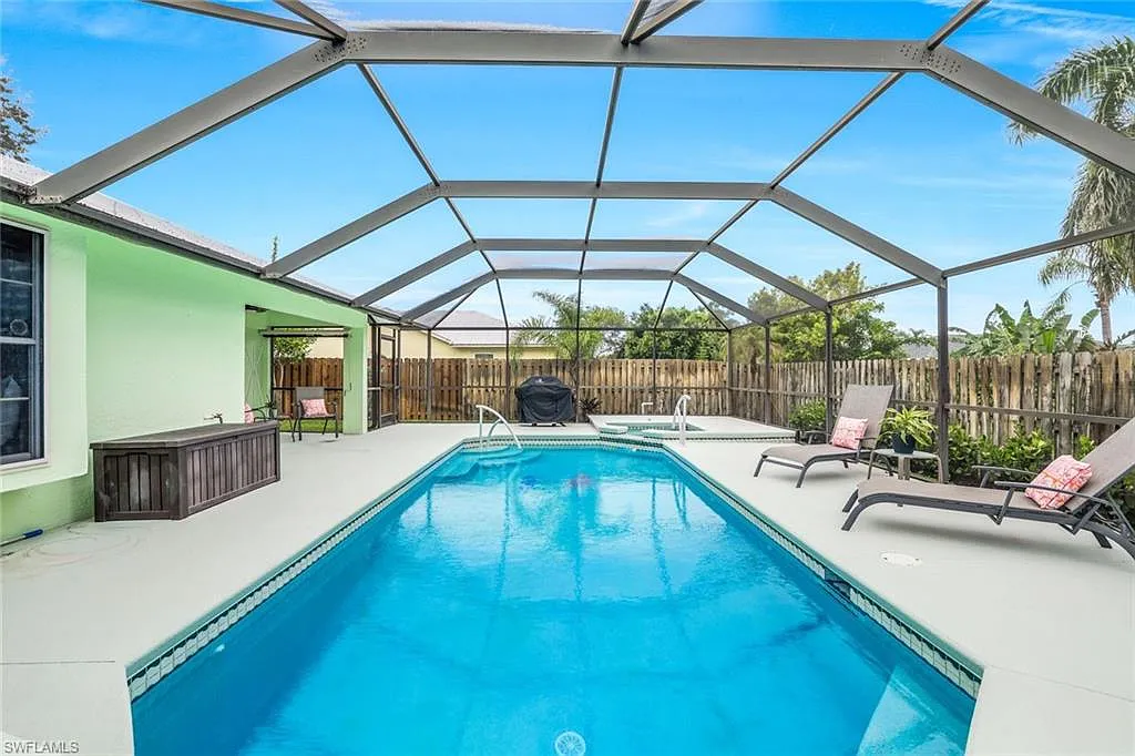 4 bed, 2.0 bath, 1749 sqft, $9,000 — Photo 1