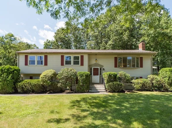 7 Spring Valley Rd, Medfield, MA 02052