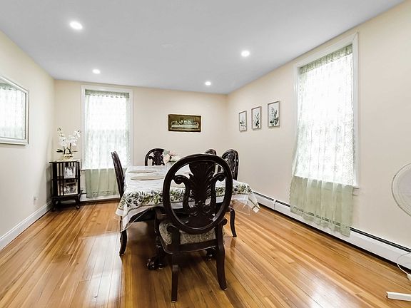 5th image of 10 Beach Rd #1