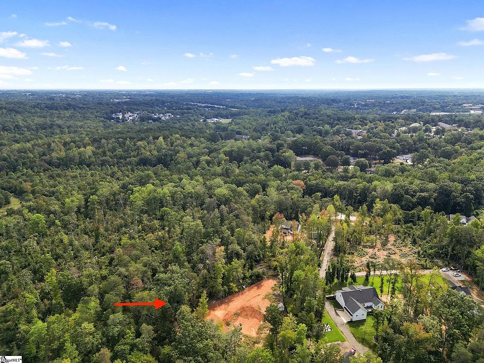 2nd image of 1015 Center Rd