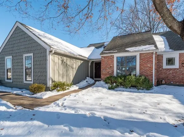 3919 NE Sequoia St, Lees Summit, MO 64064