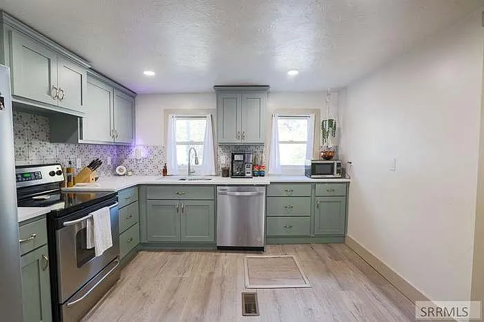 1155 Taylor Ave — Photo 15